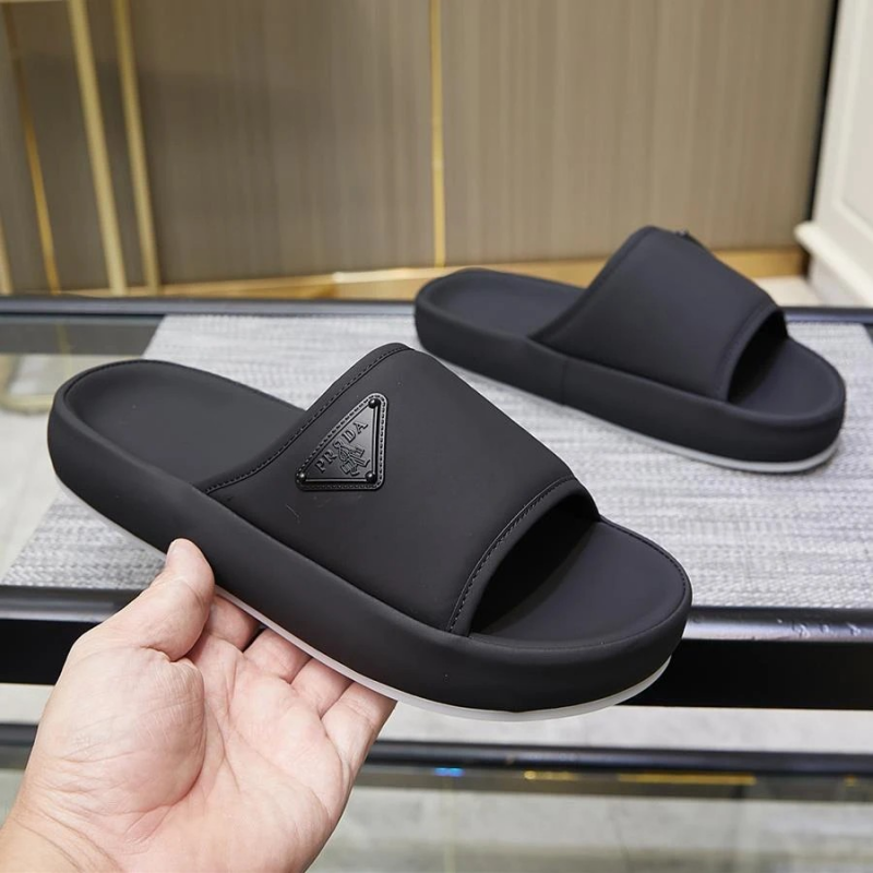 Rubber non-slip comfortable slipper