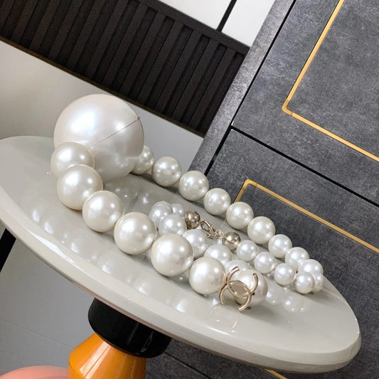 Pearl Necklace Minaudiere