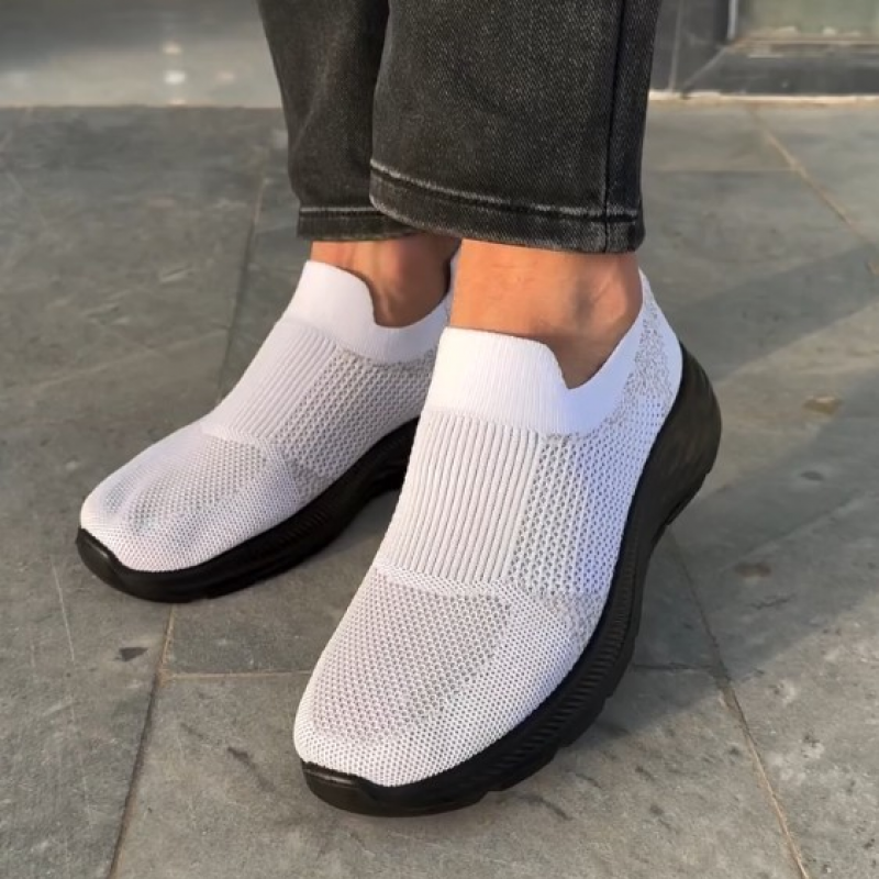 Flyknit breathable mesh sneakers