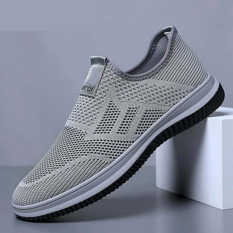 Solid color breathable soft sole sports