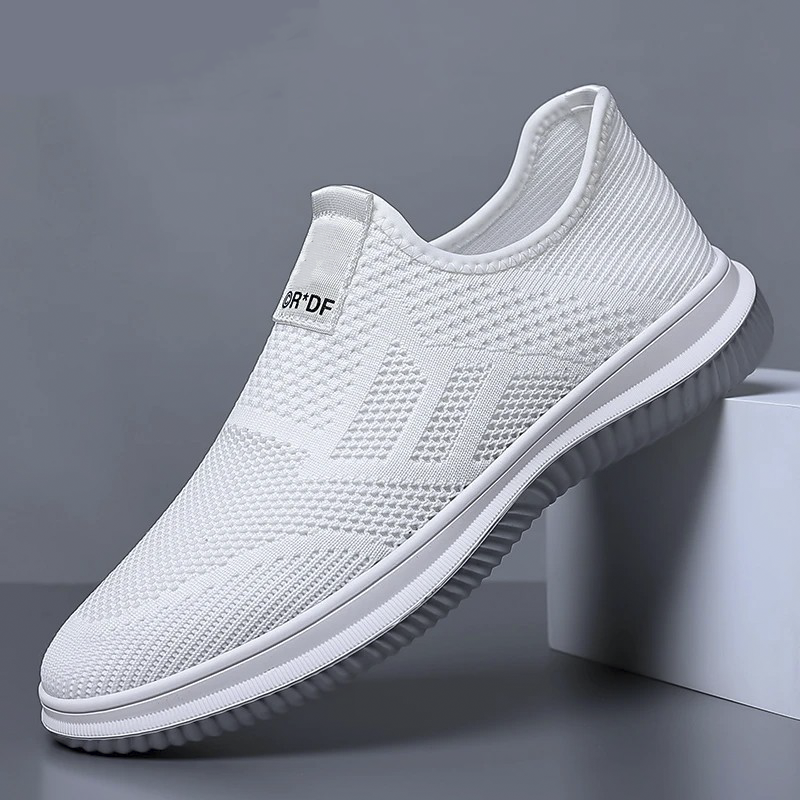 Solid color breathable soft sole sports