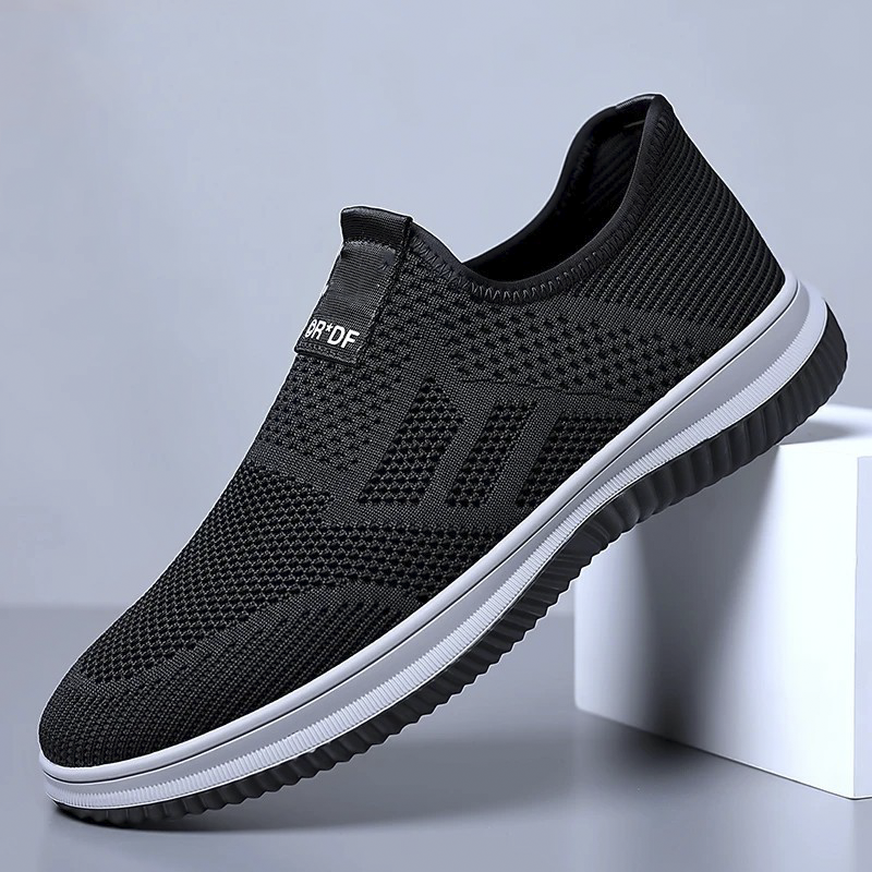 Solid color breathable soft sole sports