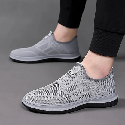 Solid color breathable soft sole sports