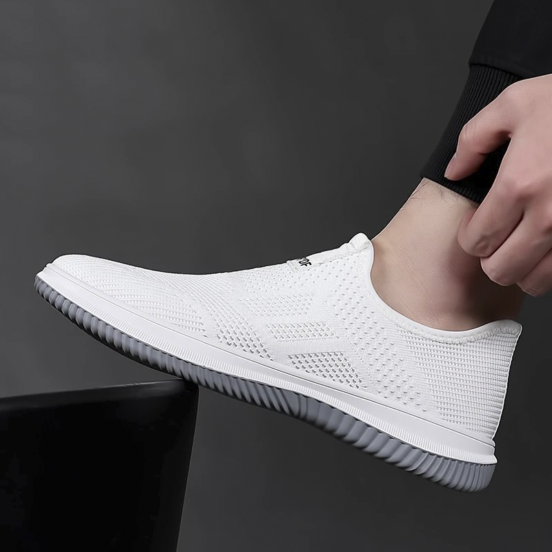 Solid color breathable soft sole sports