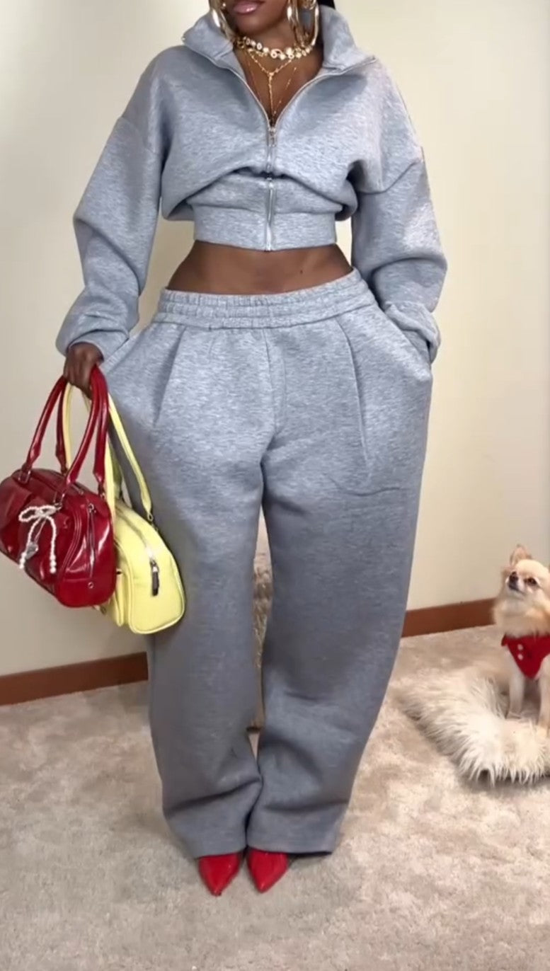 Loose Fit Sports Suit With A Fitted Waist