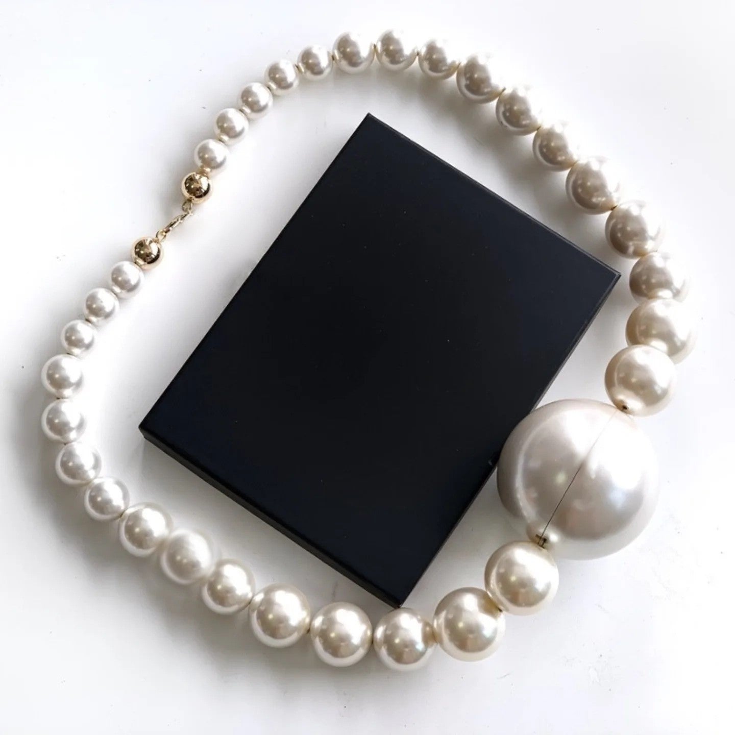 Pearl Necklace Minaudiere