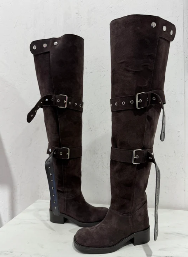 Women’s Chic Boots